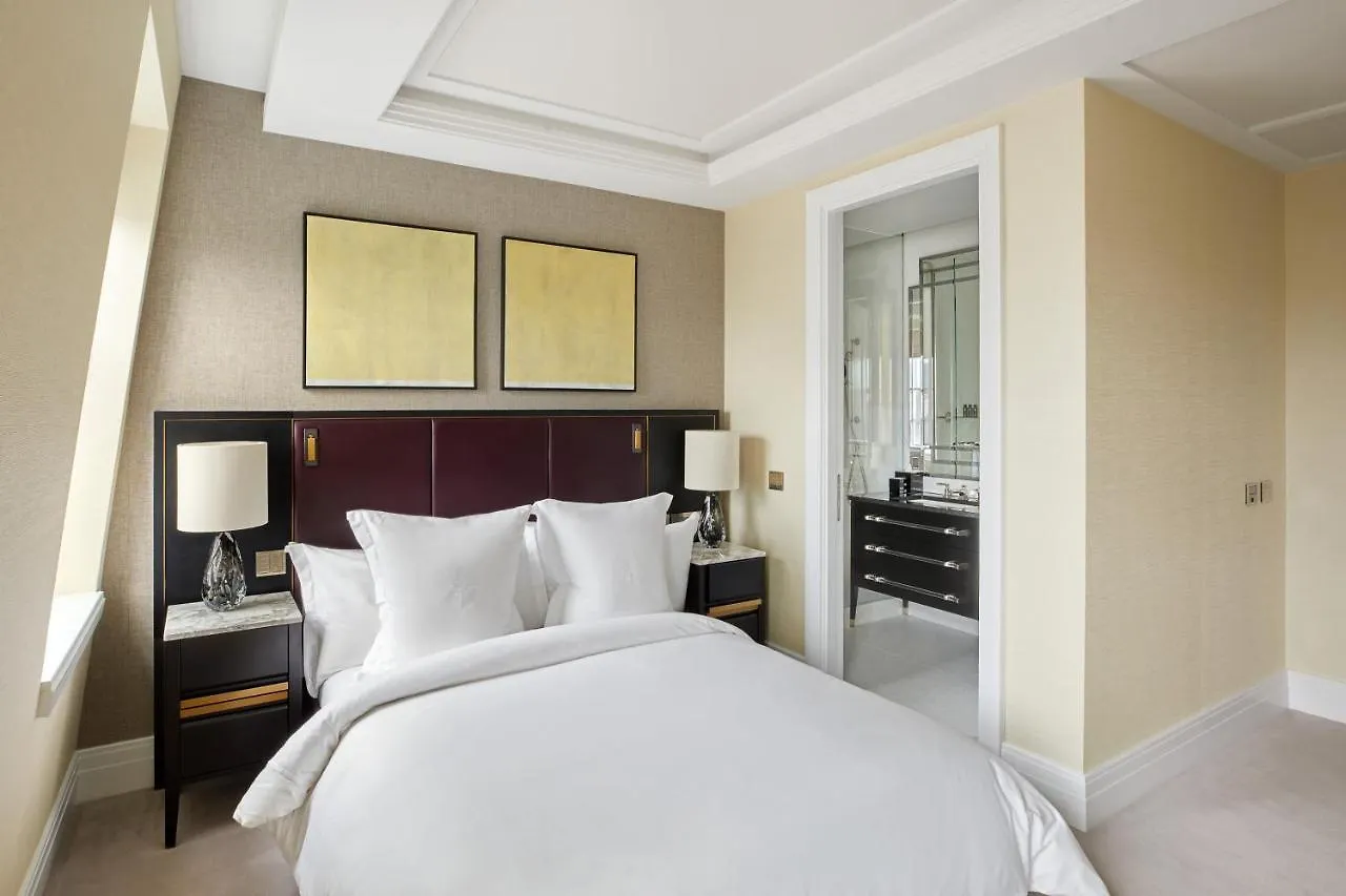 Four Seasons Residences London At Ten Trinity Square 5*,  Verenigd Koninkrijk