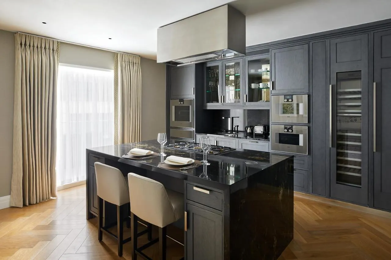 Four Seasons Residences London At Ten Trinity Square Hotel
