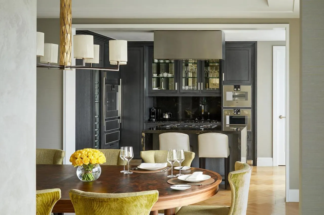 Hotel Four Seasons Residences London At Ten Trinity Square