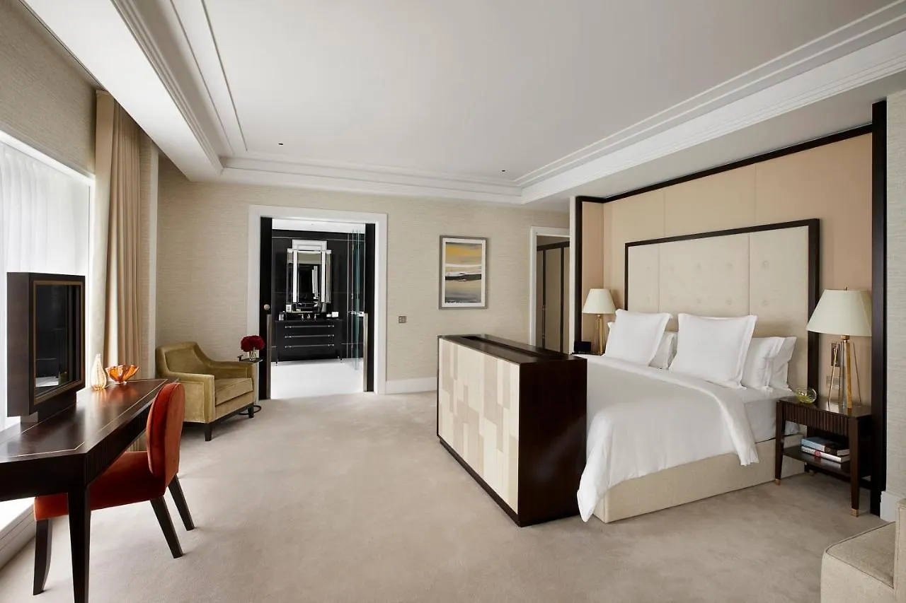Four Seasons Residences London At Ten Trinity Square 5*,  Verenigd Koninkrijk